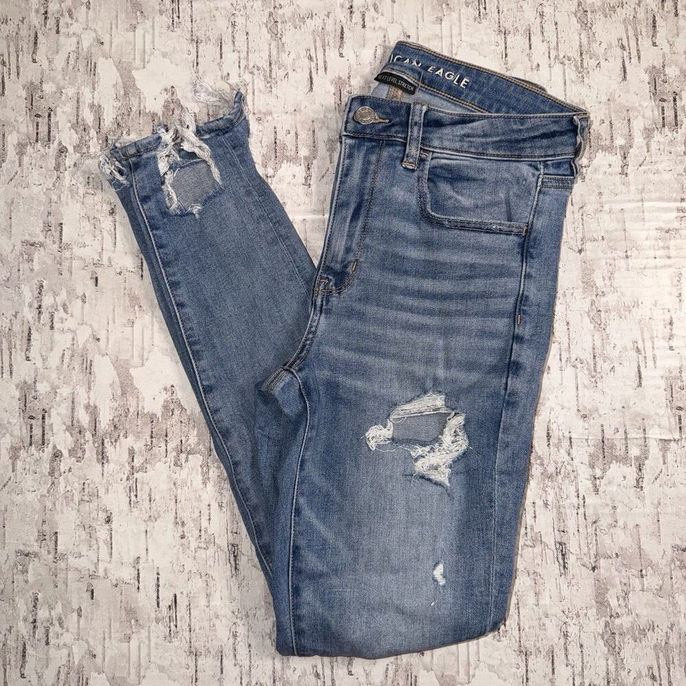 American Eagle Super Hi-Rise Jegging Distressed Size 6
